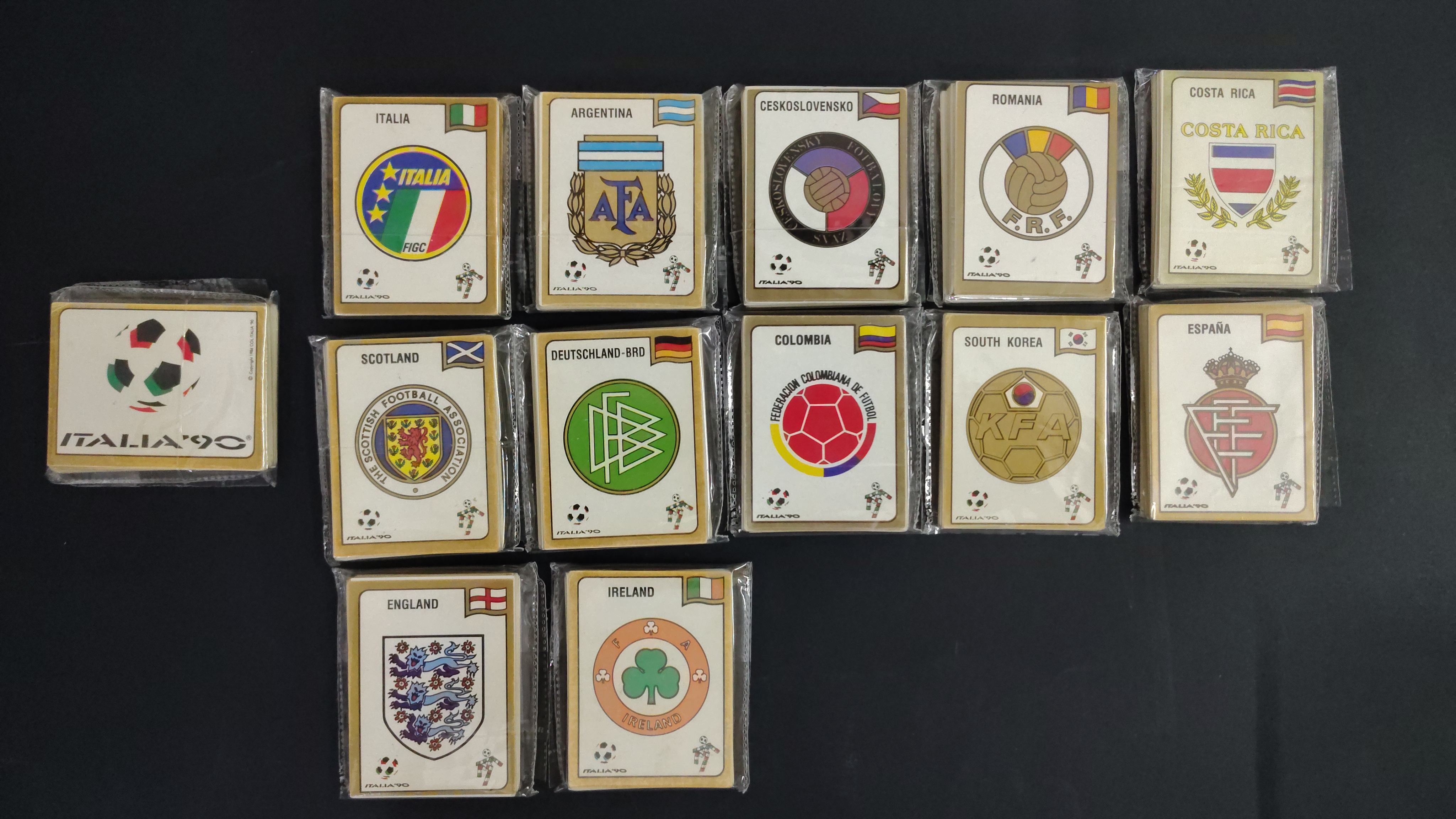 WORLD CUP ITALY 90 - FULL COMPLETE STICKERS COLLECTION DECJE NOVINE