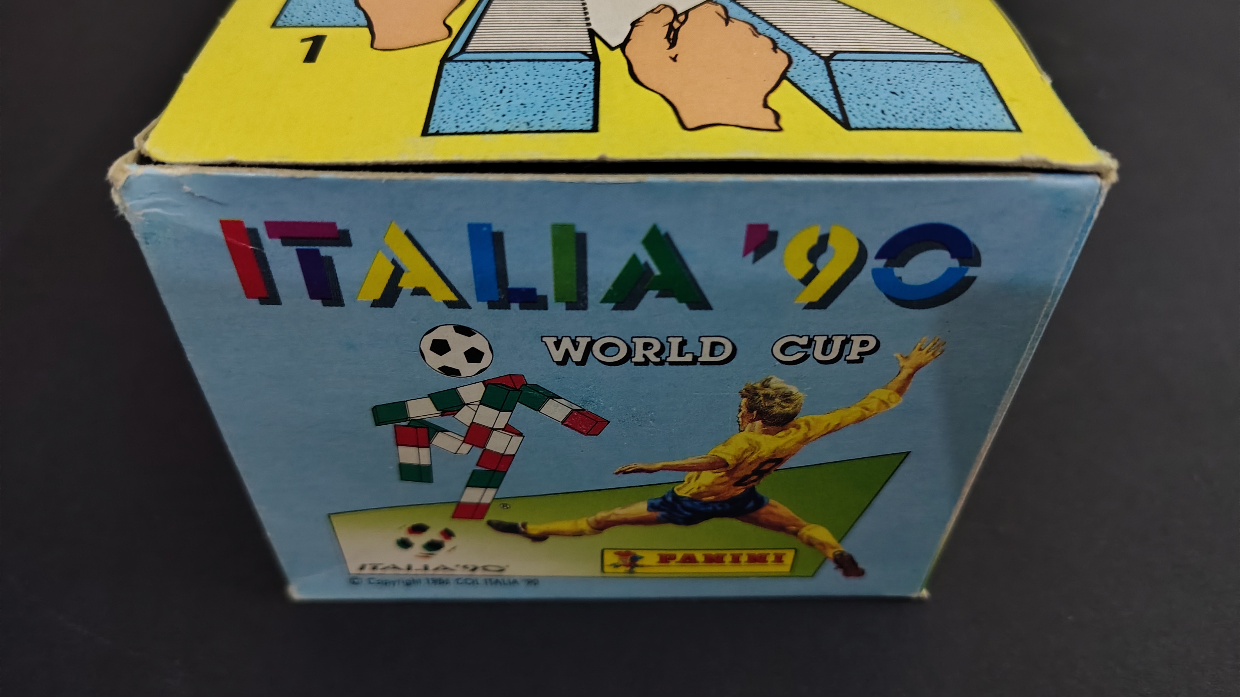WORLD CUP ITALY 90 -FACTORY SEALED BOX 100 PACKETS EUROPE ED.