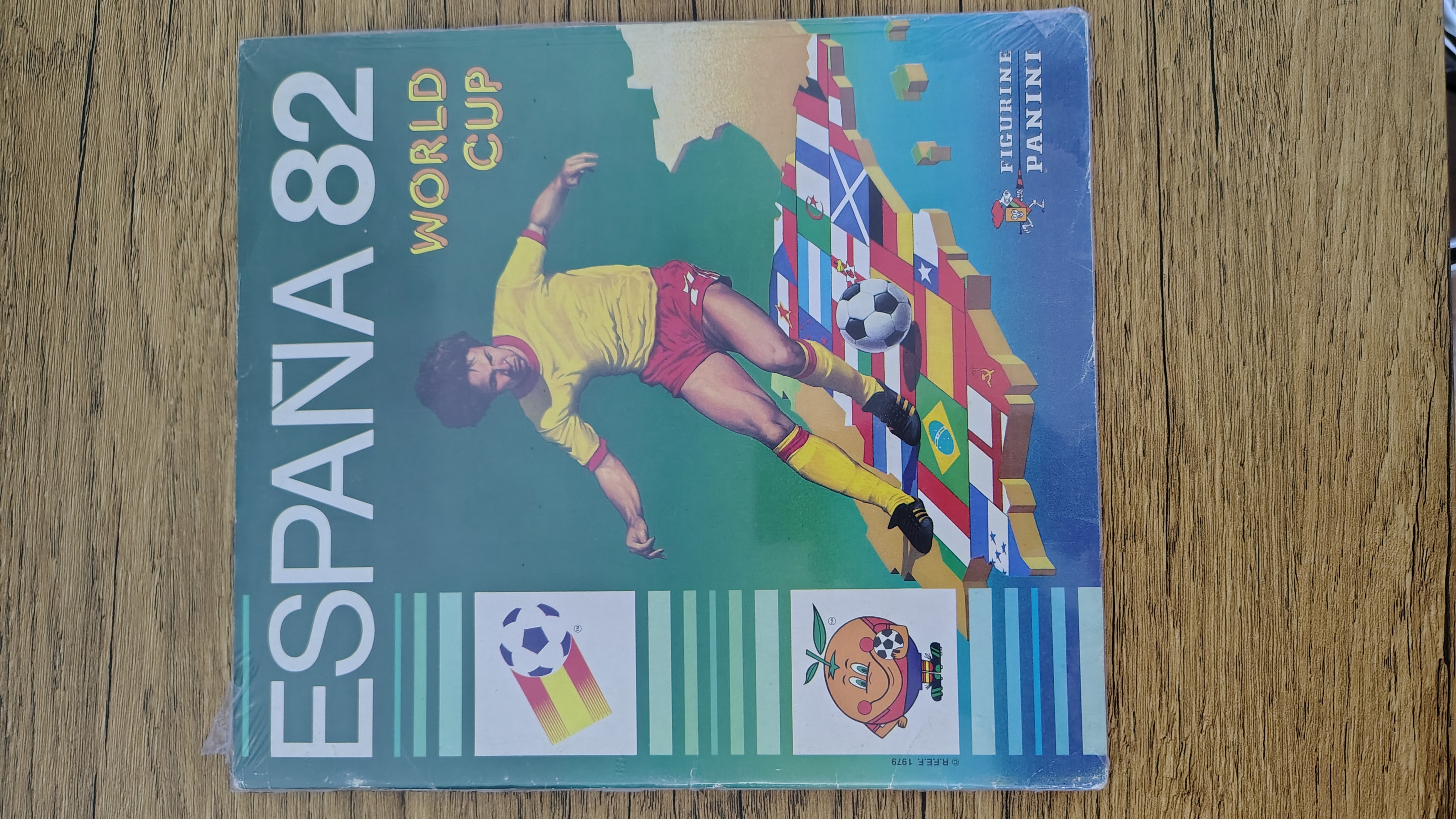 WORLD CUP ESPANA 82.  EMPTY ALBUM UK VERSION